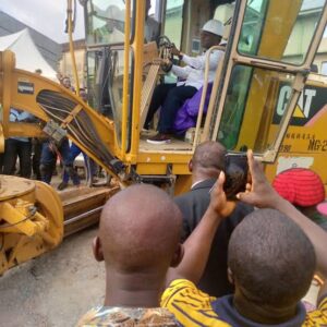 Gov Otti flags off reconstruction of 67km Umuahia-Uzuakoli-Abiriba-Ohafia road amid excitement 2
